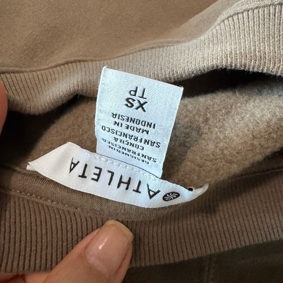 Athleta Cozy taupe/brown cropped sweatshirt - Picture 4 of 5